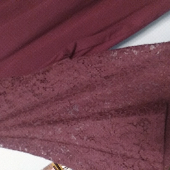 New burgundy top with lace detailing - Picture 3 of 5